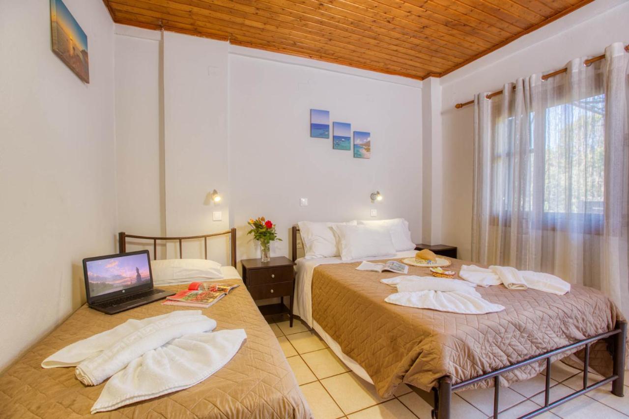 Christinas Apartments Ágios Matthaíos Zewnętrze zdjęcie
