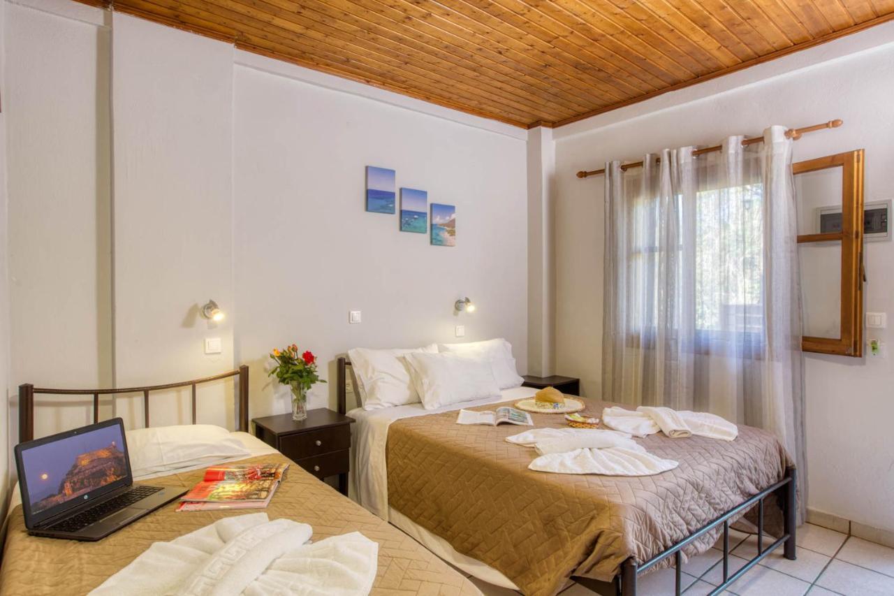 Christinas Apartments Ágios Matthaíos Zewnętrze zdjęcie